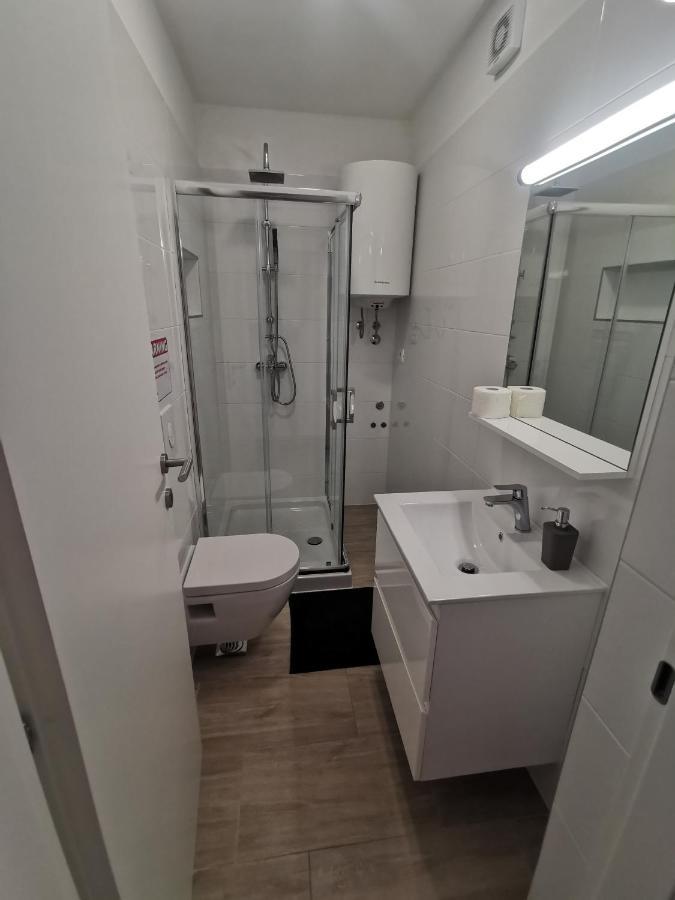 Twins Apartment Pula Ngoại thất bức ảnh