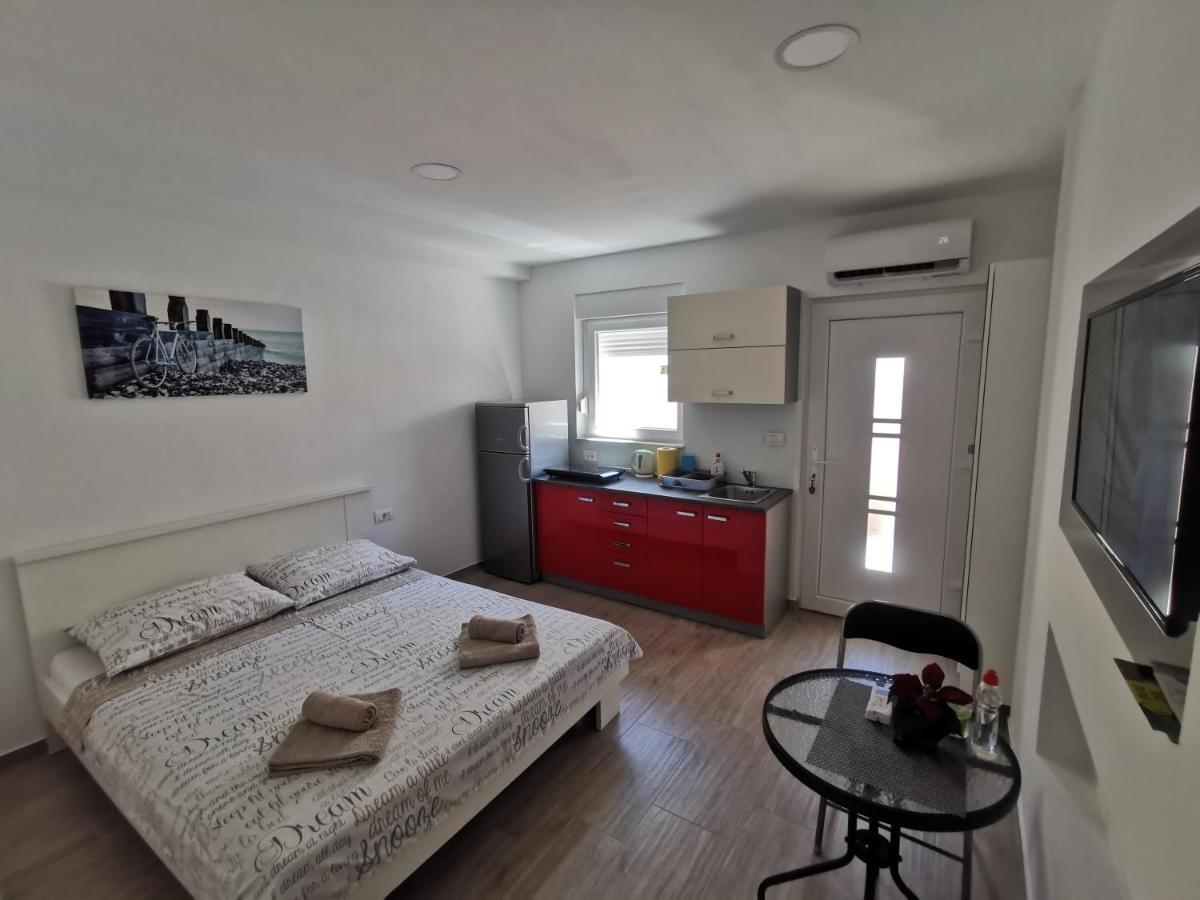Twins Apartment Pula Ngoại thất bức ảnh